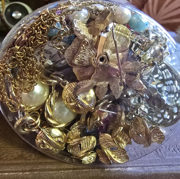 Vintage Jewelry Jar Includes Sarah Coventry Items - Picture 2 of 8